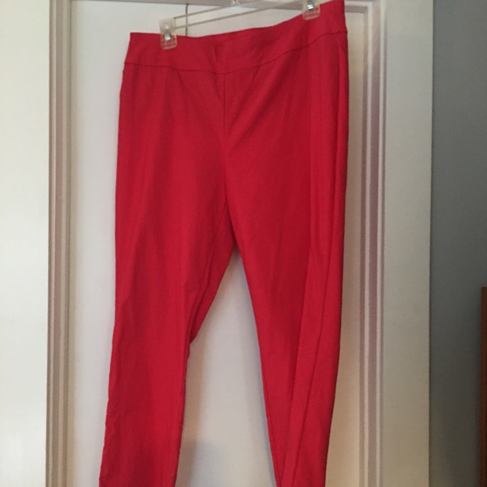 So Slimming Pull-On pants